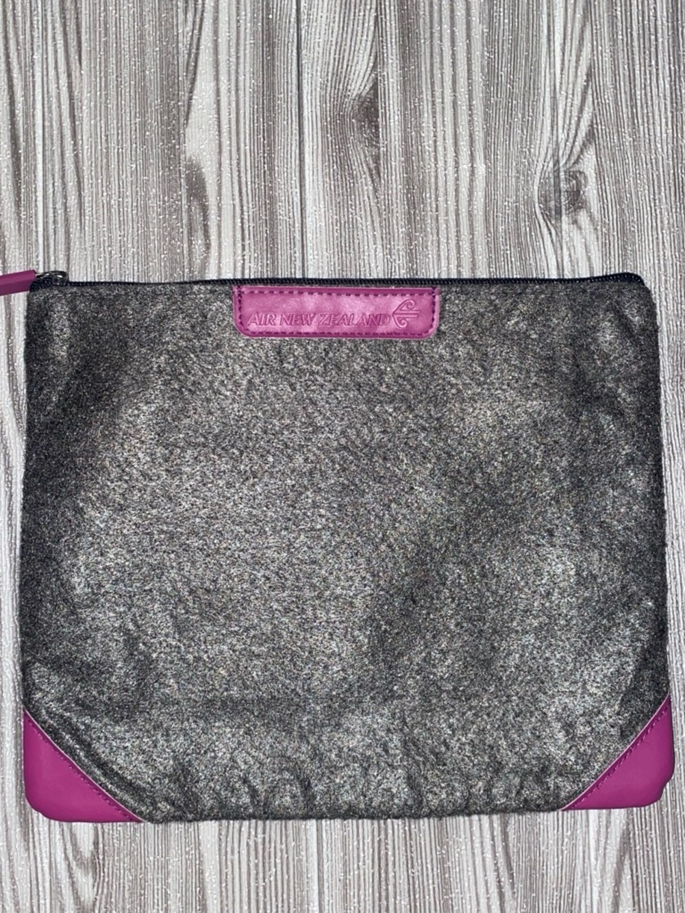 Air New Zealand Pouch
